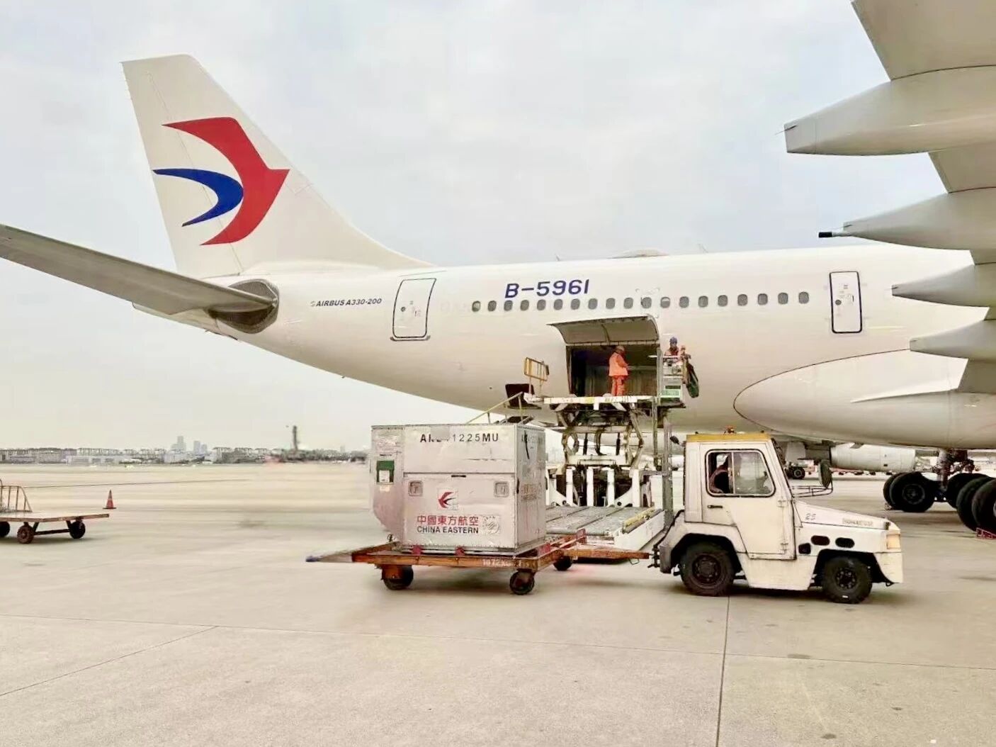 东航山东：节日期间高效完成5架备降航班保障任务